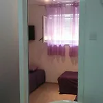 Ana *